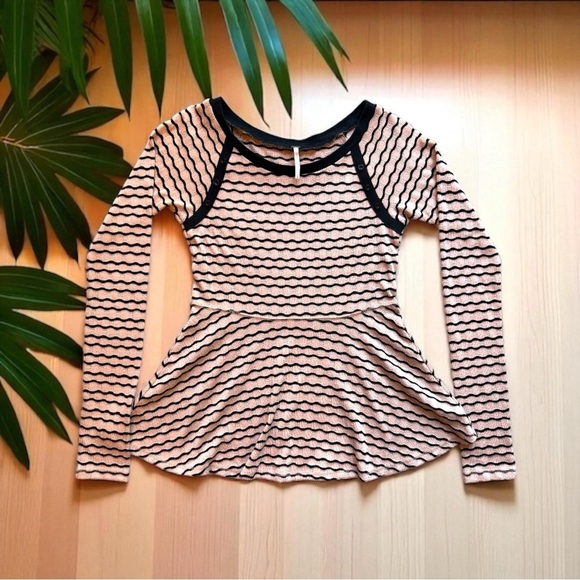 Free People Scalloped Wavy Knit Peplum Top - Blush & Black - Size Small - Picture 6 of 14
